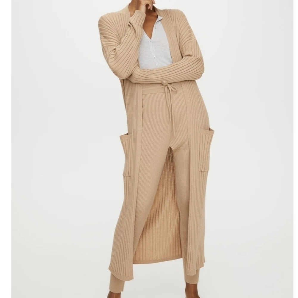 Aritzia Long Black Ribbed Lounge Coat - Picture 11 of 11